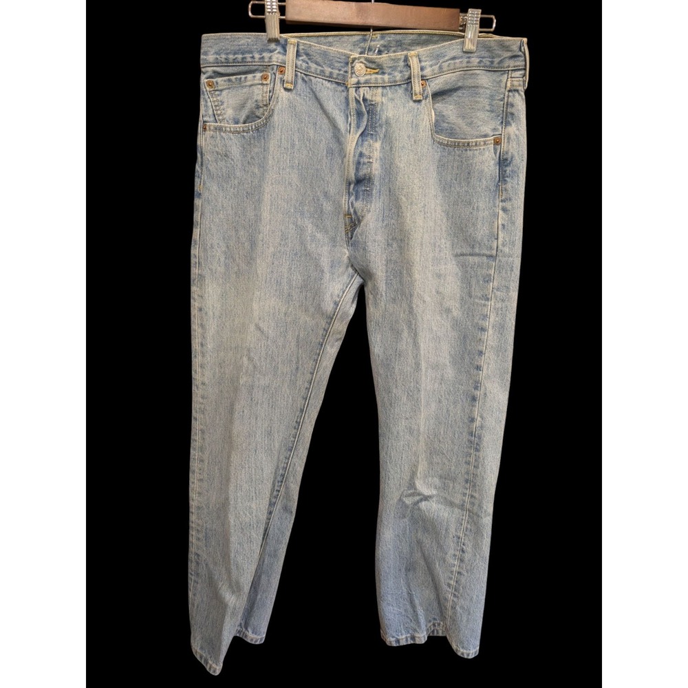 Levis 501 Button Fly Blue Jeans  Straight Leg Light 36X30 Actual‎ 35x30
